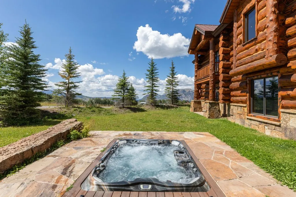 A Trophy Colorado Mountain Retreat Delivering Ultimate Privacy at $15.15M 14 407 Benchmark Dr An Extraordinary Mountain Sanctuary in Colorado 13