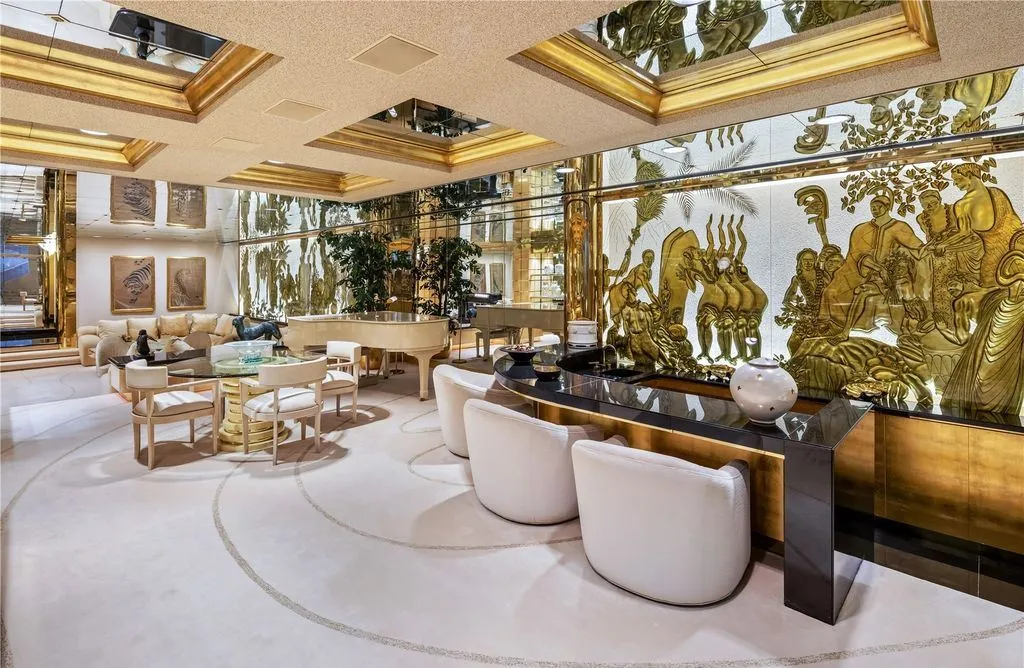 Hawaiian Nature Meets European Renaissance Grandeur in This $37.5 Million Architectural Masterpiece 17 4324 Kaikoo Pl Showcases a Breathtaking Renaissance Inspired Hawaiian Masterpiece 11