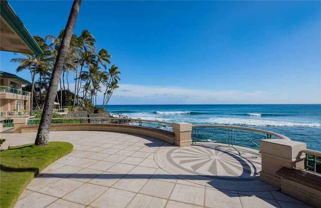 Hawaiian Nature Meets European Renaissance Grandeur in This $37.5 Million Architectural Masterpiece 12 4324 Kaikoo Pl Showcases a Breathtaking Renaissance Inspired Hawaiian Masterpiece 15