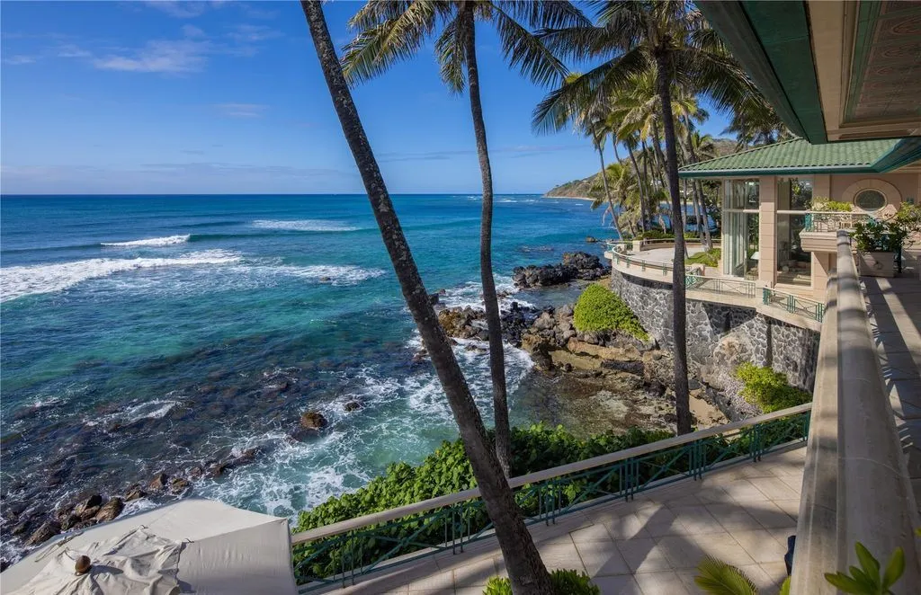 Hawaiian Nature Meets European Renaissance Grandeur in This $37.5 Million Architectural Masterpiece 21 4324 Kaikoo Pl Showcases a Breathtaking Renaissance Inspired Hawaiian Masterpiece 17