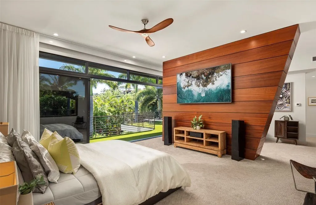 A Trophy Ocean-Adjacent Estate Defines Elevated Island Living in Hawaii at $8,875,000 20 4366 Royal Pl Showcases a Breathtaking Ocean Adjacent Sanctuar 12