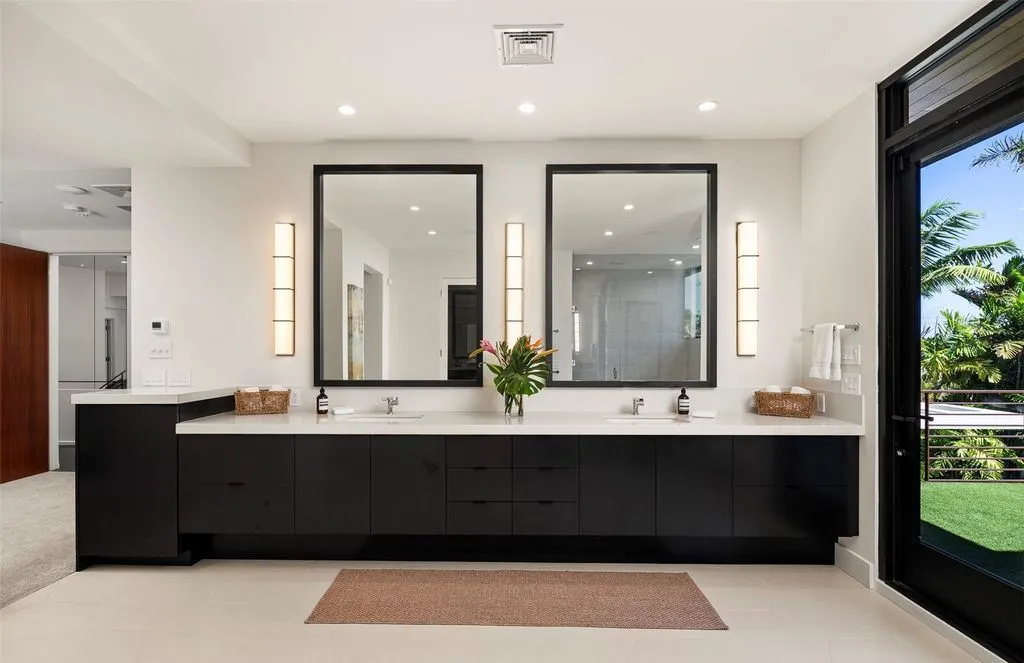 A Trophy Ocean-Adjacent Estate Defines Elevated Island Living in Hawaii at $8,875,000 21 4366 Royal Pl Showcases a Breathtaking Ocean Adjacent Sanctuar 13