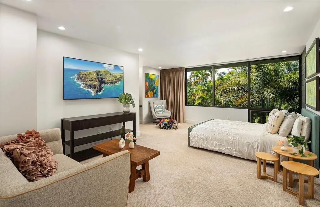 A Trophy Ocean-Adjacent Estate Defines Elevated Island Living in Hawaii at $8,875,000 24 4366 Royal Pl Showcases a Breathtaking Ocean Adjacent Sanctuar 16