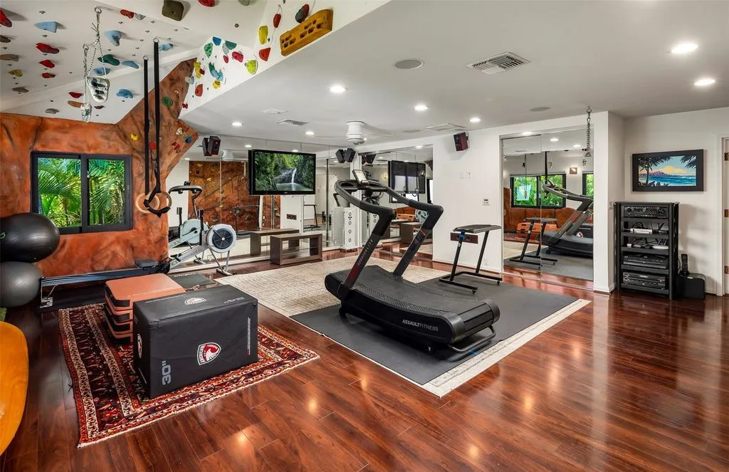 A Trophy Ocean-Adjacent Estate Defines Elevated Island Living in Hawaii at $8,875,000 26 4366 Royal Pl Showcases a Breathtaking Ocean Adjacent Sanctuar 18