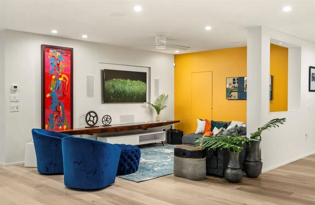 A Trophy Ocean-Adjacent Estate Defines Elevated Island Living in Hawaii at $8,875,000 10 4366 Royal Pl Showcases a Breathtaking Ocean Adjacent Sanctuar 6