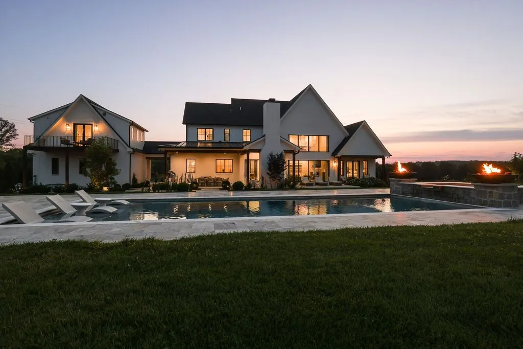 Live Beautifully: A Remarkable $7.95M Tennessee Property Defined by Elegance and Peace 31 4720 Edwardian Trce An Exquisite Tennessee Masterpiece Defined by Timeless Design and Tranquility 27