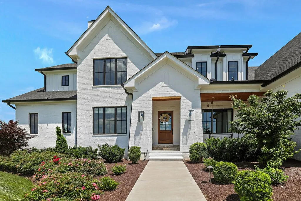 Live Beautifully: A Remarkable $7.95M Tennessee Property Defined by Elegance and Peace 23 4720 Edwardian Trce An Exquisite Tennessee Masterpiece Defined by Timeless Design and Tranquility 3