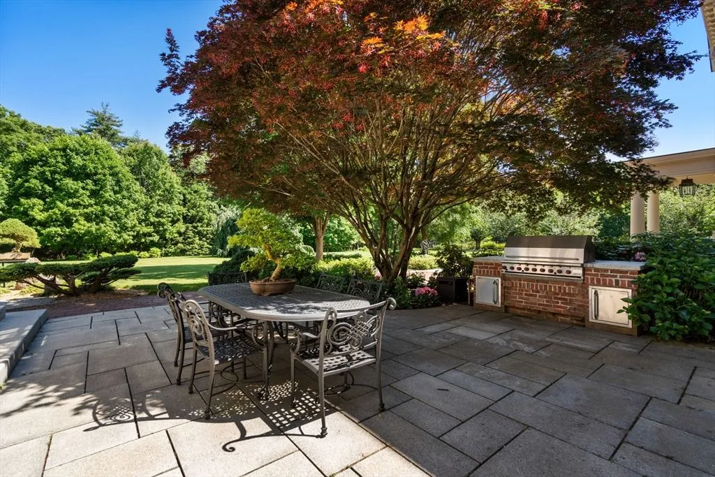 495 Hugh Cargill Rd An Exquisite Georgian Revival Masterpiece on 23.5 Acres in Massachusetts 10