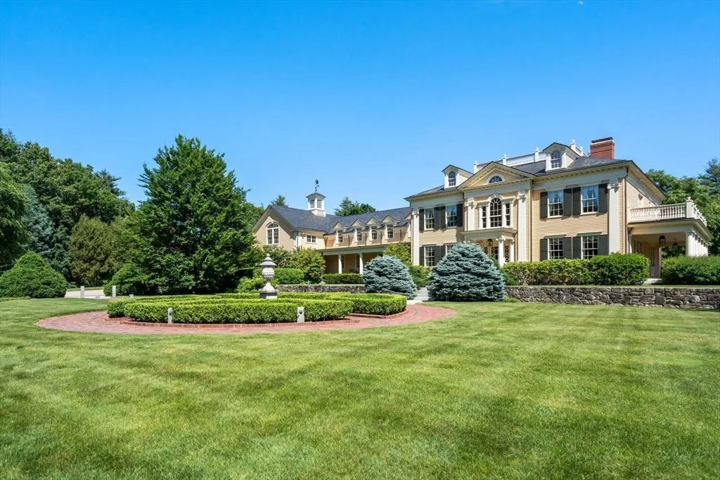 495 Hugh Cargill Rd An Exquisite Georgian Revival Masterpiece on 23.5 Acres in Massachusetts 3