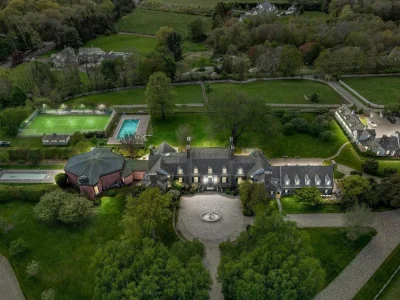 Greenwich Backcountry Masterpiece: Robin Hill Farm & Smokey Hill Farm Listed for $24 Million 1 5 7 John St An Extraordinary Dual Parcel Estate Redefining Elite Living in Greenwich 1
