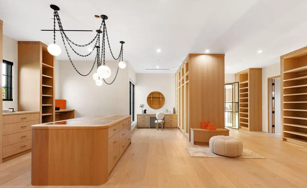 A Distinguished $10,995,000 California Design Masterpiece 17 5345 Encino Ave An Exceptional California Residence of Rare Distinction 13