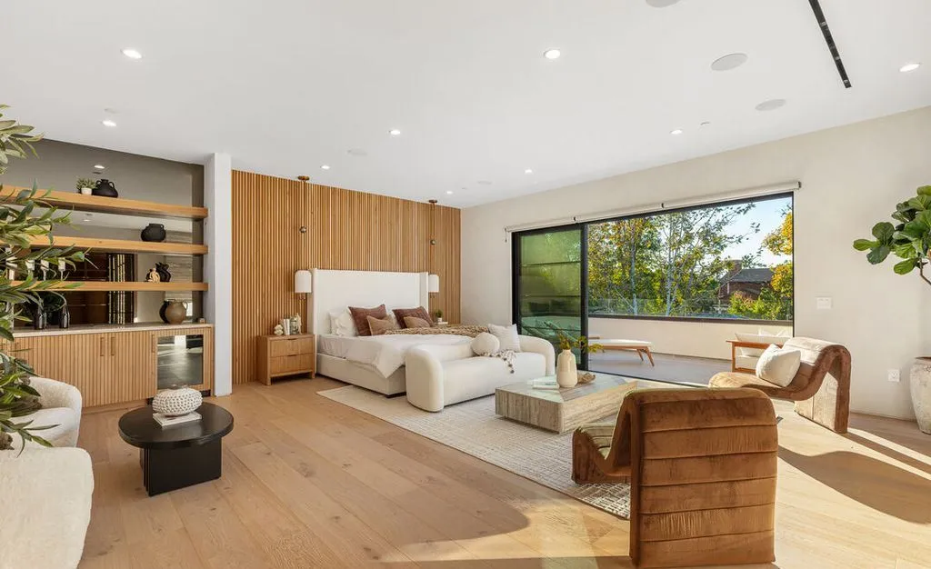 A Distinguished $10,995,000 California Design Masterpiece 13 5345 Encino Ave An Exceptional California Residence of Rare Distinction 9