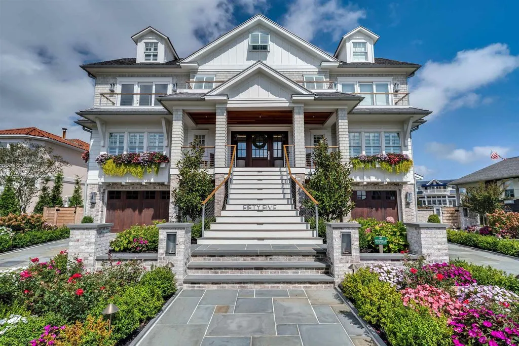A Bayfront Masterpiece With Dock Frontage in New Jersey Lists for $12,995,000 25 55 Walnut Rd Unveils a Stunning Bayfront Masterpiece With Water and Dock Frontage 21