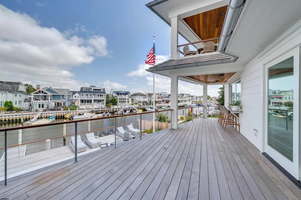 A Bayfront Masterpiece With Dock Frontage in New Jersey Lists for $12,995,000 7 55 Walnut Rd Unveils a Stunning Bayfront Masterpiece With Water and Dock Frontage 3