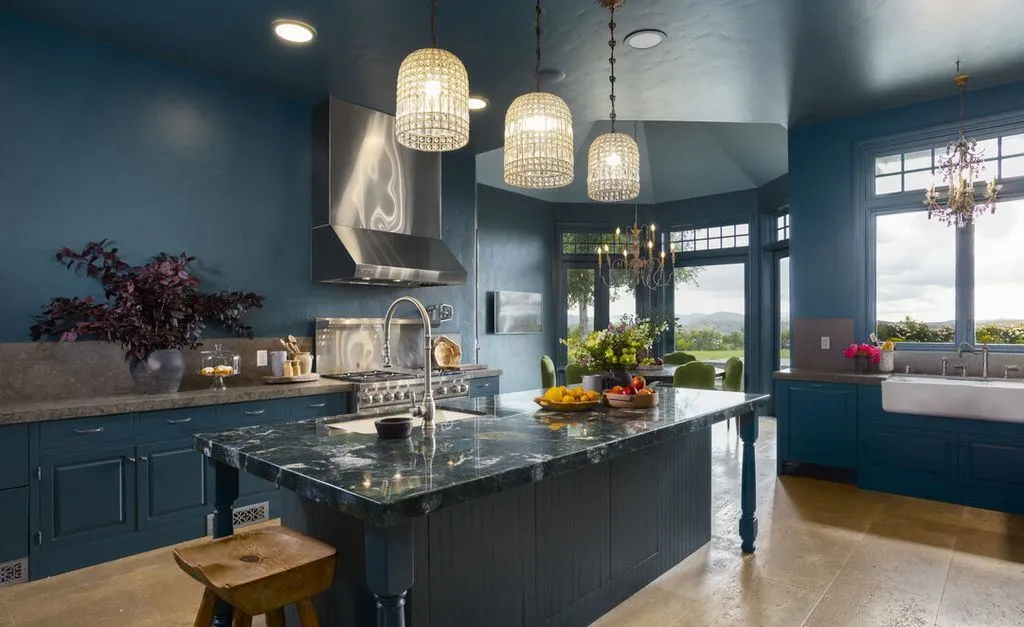 Scenic California Retreat Delivering Dazzling City Lights and Mountain Views for $17.9 Million 22 5535 Dixon Trail Rd A Spectacular California Estate Offering Mesmerizing City and Mountain Views 10