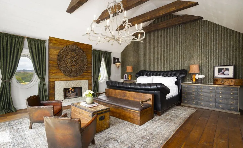 Scenic California Retreat Delivering Dazzling City Lights and Mountain Views for $17.9 Million 27 5535 Dixon Trail Rd A Spectacular California Estate Offering Mesmerizing City and Mountain Views 15