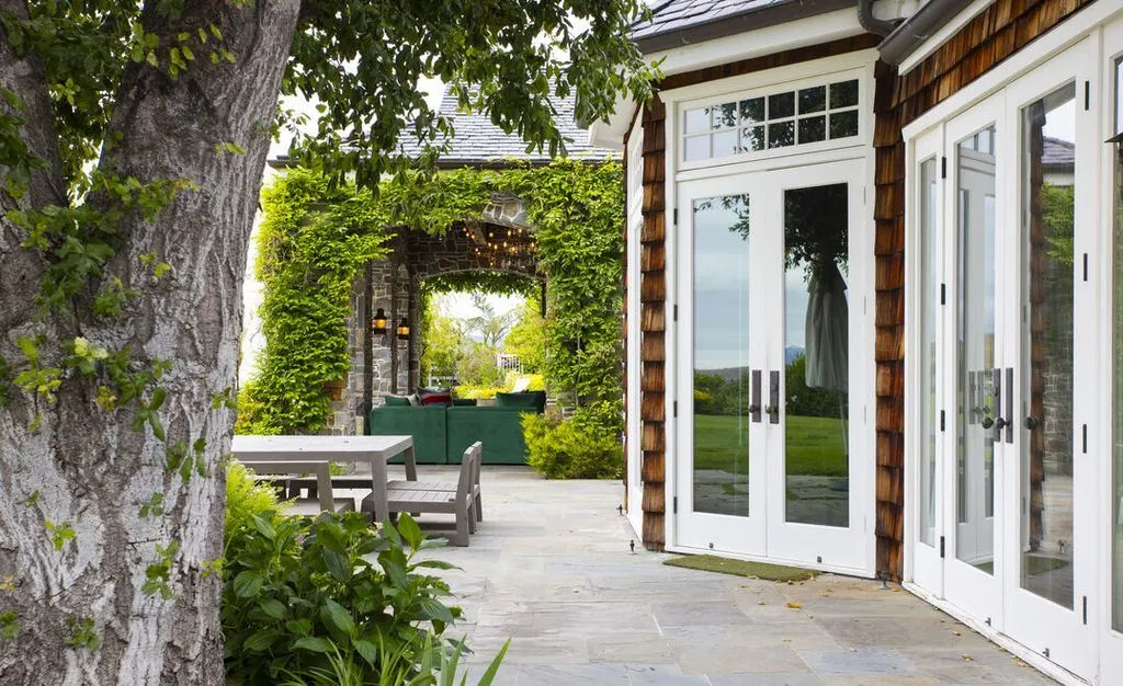 Scenic California Retreat Delivering Dazzling City Lights and Mountain Views for $17.9 Million 18 5535 Dixon Trail Rd A Spectacular California Estate Offering Mesmerizing City and Mountain Views 19