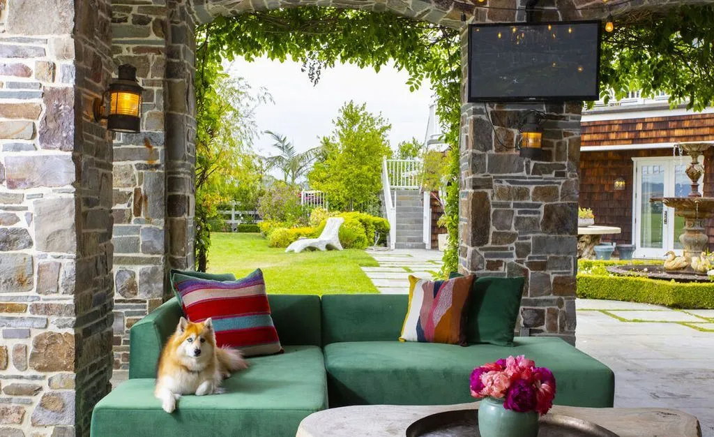 Scenic California Retreat Delivering Dazzling City Lights and Mountain Views for $17.9 Million 19 5535 Dixon Trail Rd A Spectacular California Estate Offering Mesmerizing City and Mountain Views 20