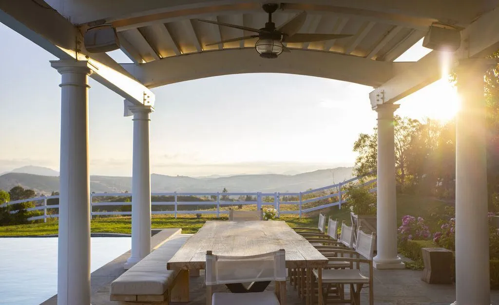 Scenic California Retreat Delivering Dazzling City Lights and Mountain Views for $17.9 Million 14 5535 Dixon Trail Rd A Spectacular California Estate Offering Mesmerizing City and Mountain Views 26