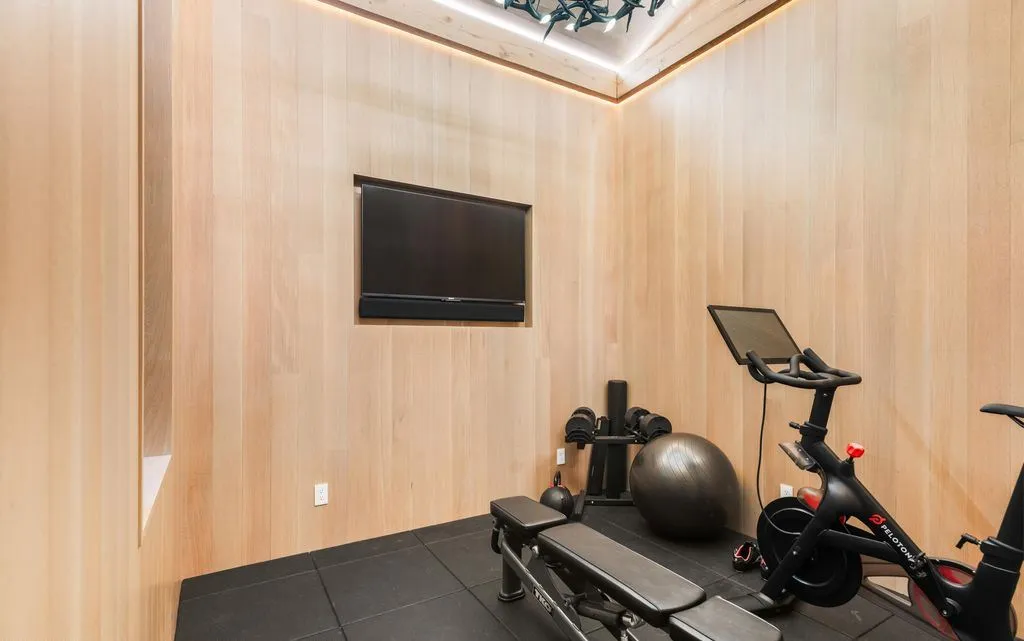 A Magnificent Colorado Retreat Showcasing Rustic Sophistication, and Modern Refinement for $23 Million 15 62 Bennett Ct A Magnificent Colorado Retreat Showcasing Scenic Mountain Views and Refined Rustic Modern Design 18