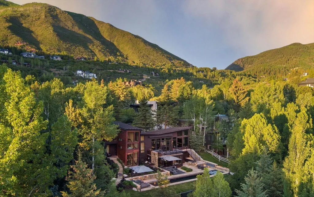 A Magnificent Colorado Retreat Showcasing Rustic Sophistication, and Modern Refinement for $23 Million 28 62 Bennett Ct A Magnificent Colorado Retreat Showcasing Scenic Mountain Views and Refined Rustic Modern Design 25
