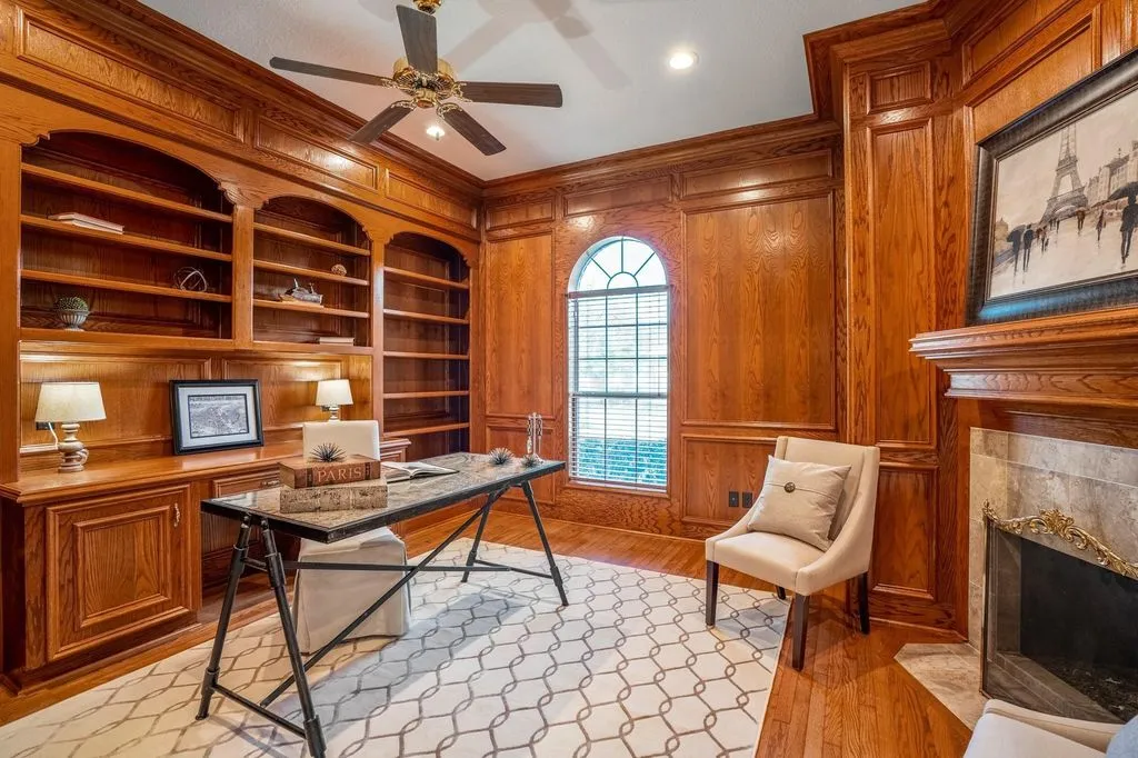 Timeless Design and Superior Craftsmanship Define This $2.8M Texas Residence 23 63 N Windsail Pl An Exceptional Home Defined by Elegant Design and Comfortable Luxury 15