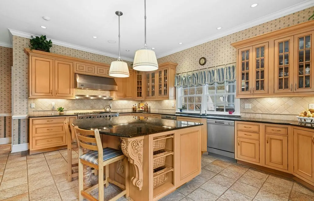 A Rare Connecticut Estate: Plantation-Style Colonial Living Across 39.23 Acres for $8.6M 13 63 Turney Road An Extraordinary 39.23 Acre Plantation Style Colonial in Connecticut 12