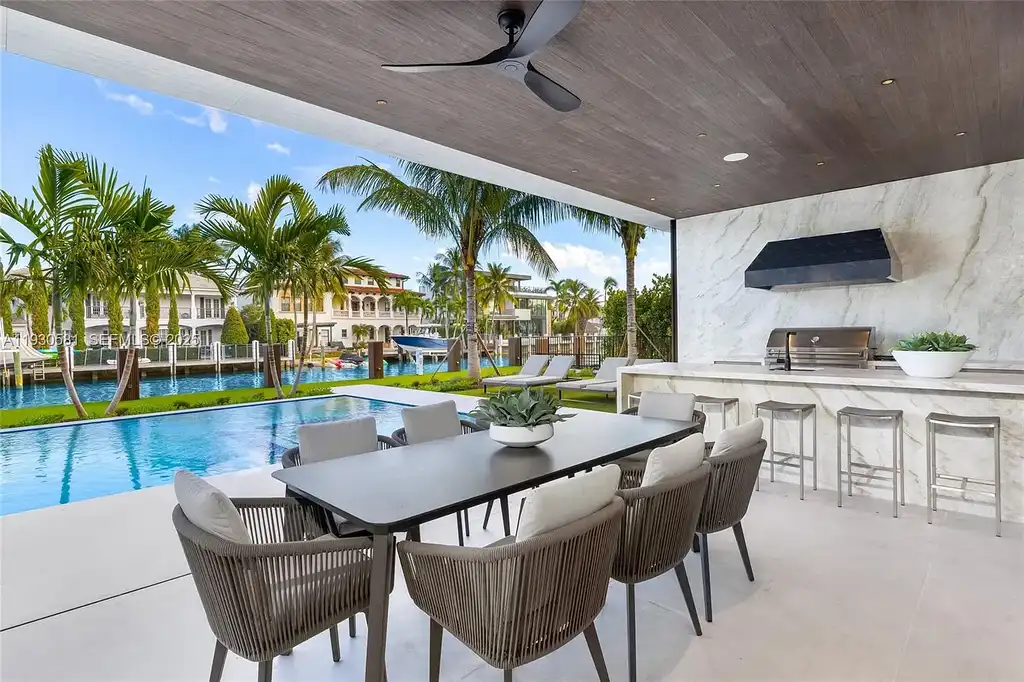 $13 Million New Waterfront Estate with 100 Feet of Ocean Access in Fort Lauderdale’s Las Olas Isles 16 New construction home in Fort Lauderdale for sale with 100 feet of ocean-access canal at Las Olas Isles