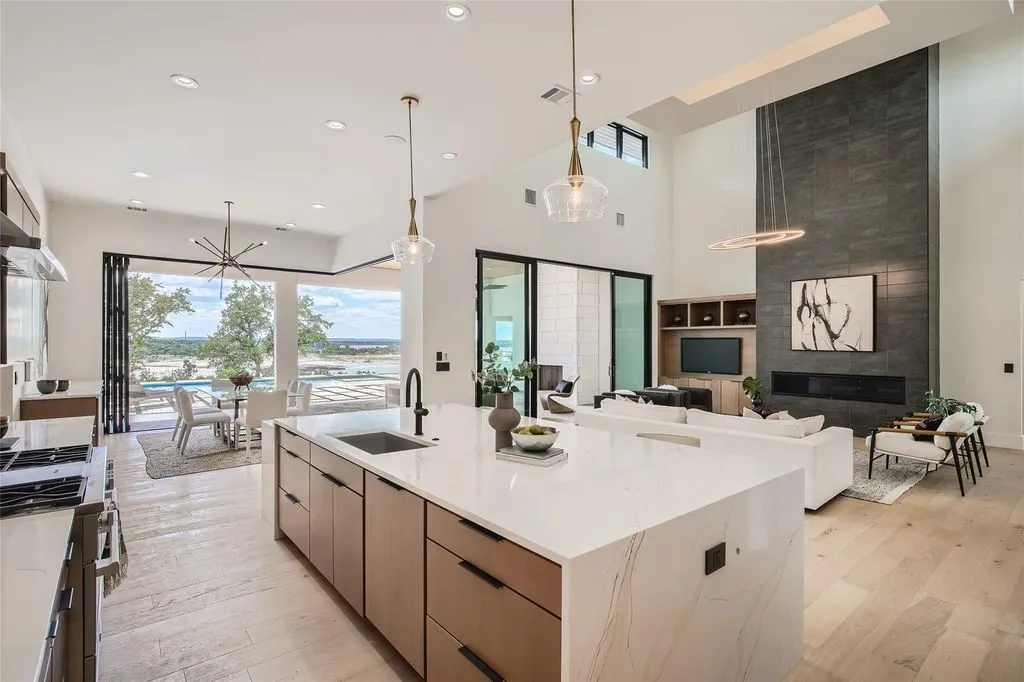 6412 Lantern View Dr Stunning Texas Home with Unobstructed Lake Travis Panoramas 10