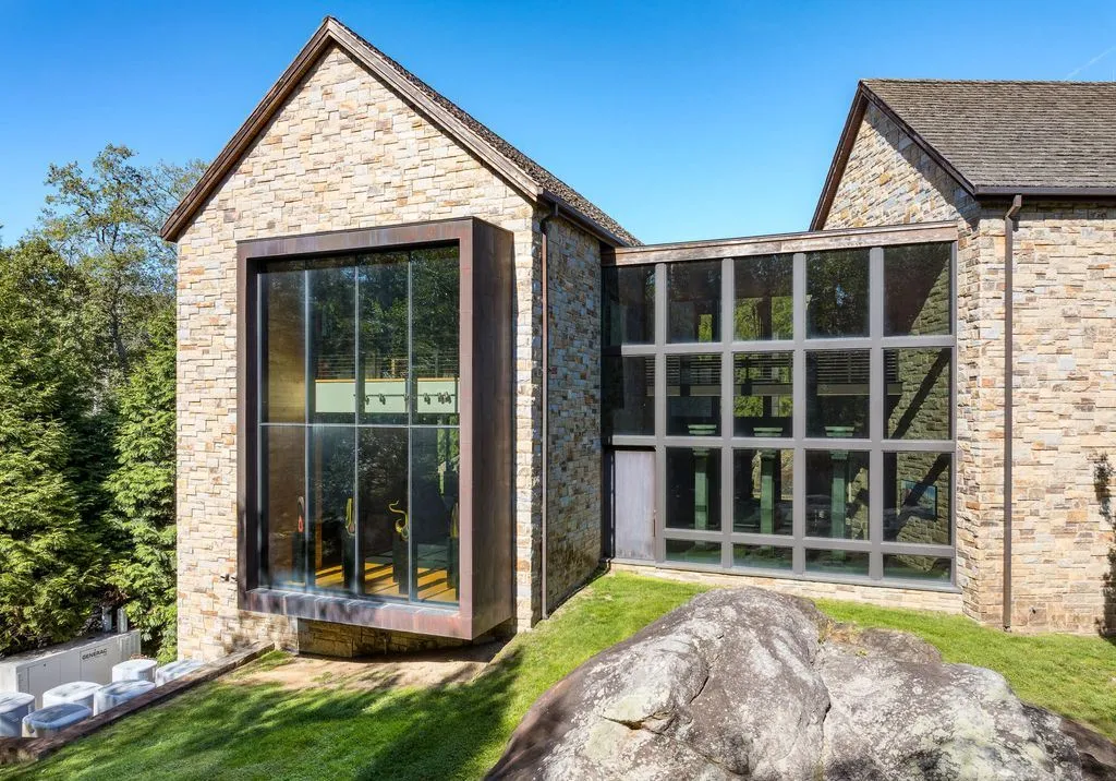 71 N Porchuck Rd An Extraordinary One of a Kind Stone and Glass Connecticut Residence 25