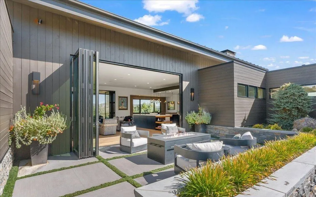 A Remarkable $8,195,000 Utah Home Where Modern Design Meets Relaxed Luxury 13 7474 Foxglove Ct A Stunning Contemporary Masterpiece Defining Refined Utah Luxury 19