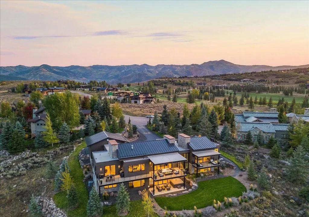 A Remarkable $8,195,000 Utah Home Where Modern Design Meets Relaxed Luxury 25 7474 Foxglove Ct A Stunning Contemporary Masterpiece Defining Refined Utah Luxury 23