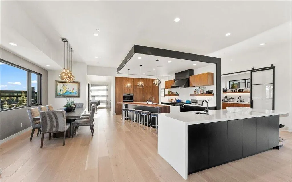 A Remarkable $8,195,000 Utah Home Where Modern Design Meets Relaxed Luxury 10 7474 Foxglove Ct A Stunning Contemporary Masterpiece Defining Refined Utah Luxury 6