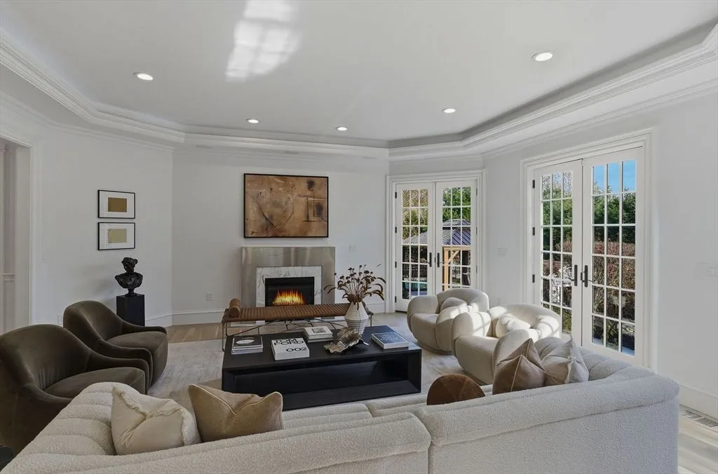 Massachusetts Home with Refined Updates and Exceptional Style Listed at $6,649,000 18 88 Cutler Ln A Stunning Elegantly Updated Massachusetts Estate Asking 6649000 15