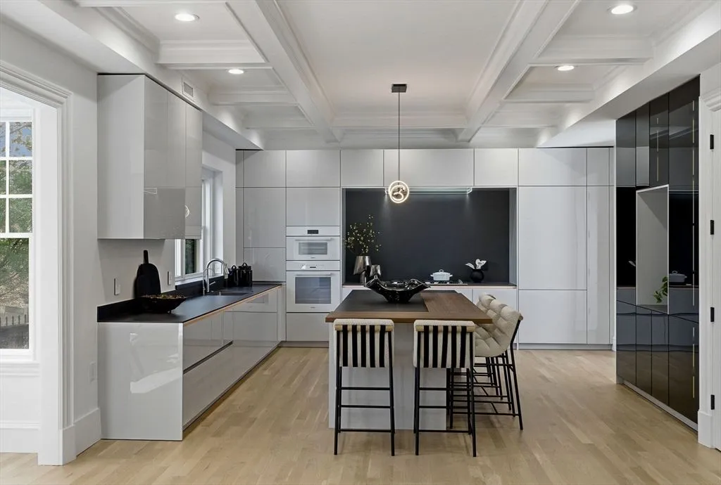 Massachusetts Home with Refined Updates and Exceptional Style Listed at $6,649,000 21 88 Cutler Ln A Stunning Elegantly Updated Massachusetts Estate Asking 6649000 18