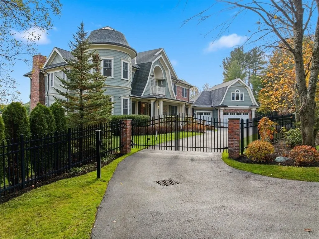 Massachusetts Home with Refined Updates and Exceptional Style Listed at $6,649,000 7 88 Cutler Ln A Stunning Elegantly Updated Massachusetts Estate Asking 6649000 3