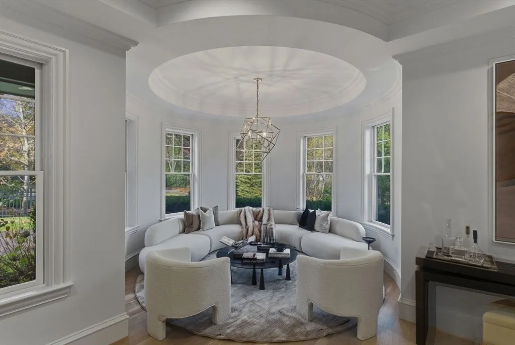 Massachusetts Home with Refined Updates and Exceptional Style Listed at $6,649,000 12 88 Cutler Ln A Stunning Elegantly Updated Massachusetts Estate Asking 6649000 8