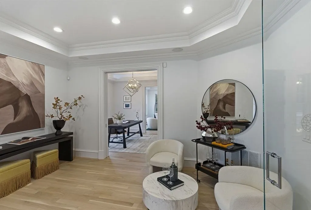 Massachusetts Home with Refined Updates and Exceptional Style Listed at $6,649,000 13 88 Cutler Ln A Stunning Elegantly Updated Massachusetts Estate Asking 6649000 9