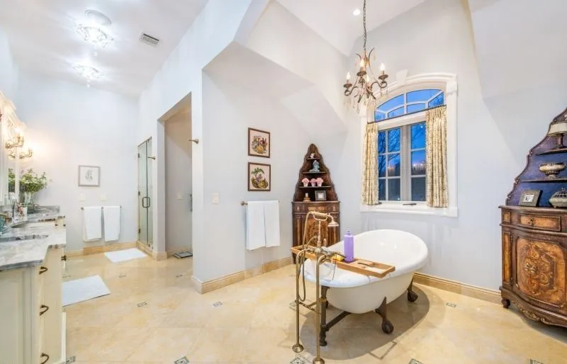 A Remarkable New Jersey Retreat Offering Sweeping Mountain Vistas for $3,695,000 20 9 Beechtree Ln A Breathtaking New Jersey Residence with Sweeping Mountain Views 16