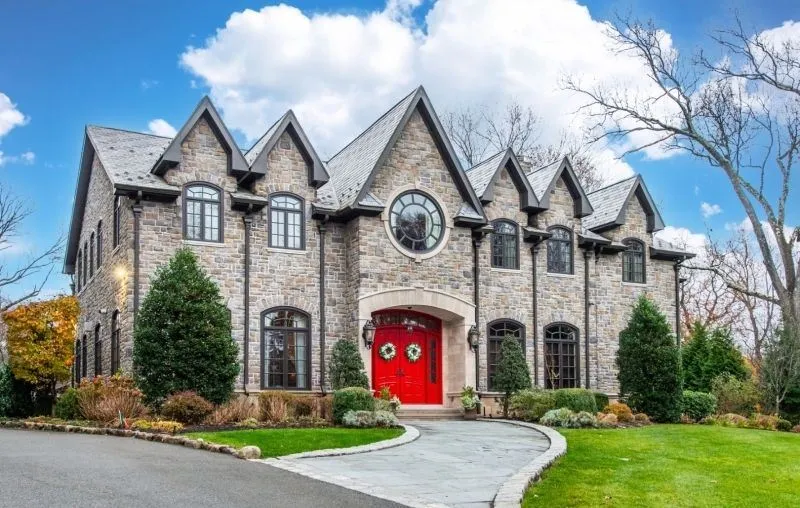 A Remarkable New Jersey Retreat Offering Sweeping Mountain Vistas for $3,695,000 6 9 Beechtree Ln A Breathtaking New Jersey Residence with Sweeping Mountain Views 2