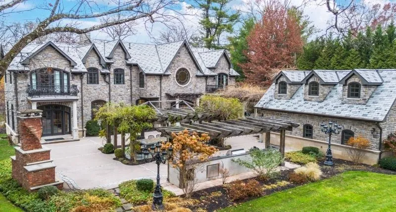 A Remarkable New Jersey Retreat Offering Sweeping Mountain Vistas for $3,695,000 31 9 Beechtree Ln A Breathtaking New Jersey Residence with Sweeping Mountain Views 27