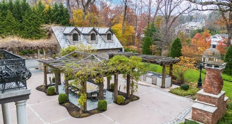 A Remarkable New Jersey Retreat Offering Sweeping Mountain Vistas for $3,695,000 32 9 Beechtree Ln A Breathtaking New Jersey Residence with Sweeping Mountain Views 28