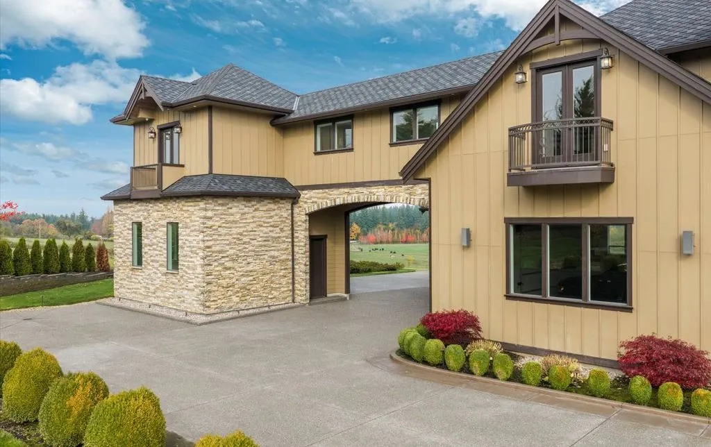 900 NW 216th St Stunning Washington Estate Offering Space Comfort and Picture Perfect Beauty 24