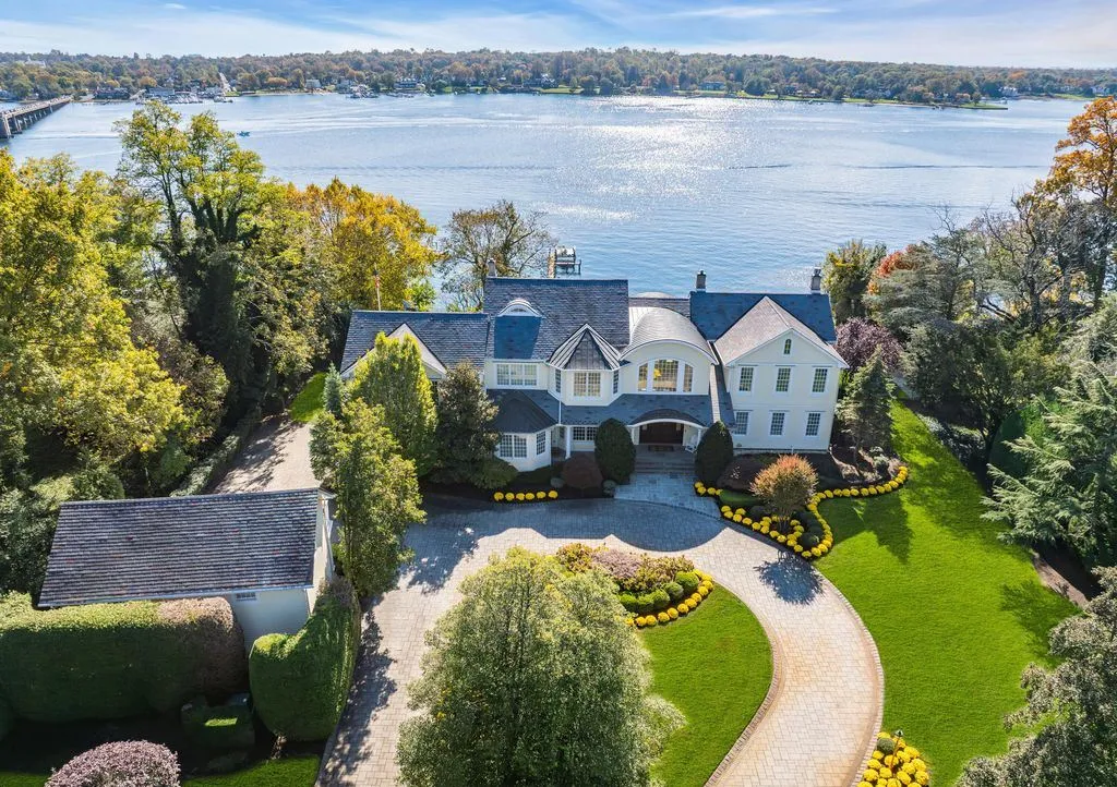 This timeless residence with panoramic Navesink River views in new jersey asks for $7,999,999 5 934 Navesink River Road A Timeless New Jersey Residence with Panoramic Navesink River Views 1