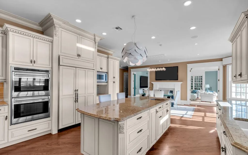 This timeless residence with panoramic Navesink River views in new jersey asks for $7,999,999 19 934 Navesink River Road A Timeless New Jersey Residence with Panoramic Navesink River Views 11