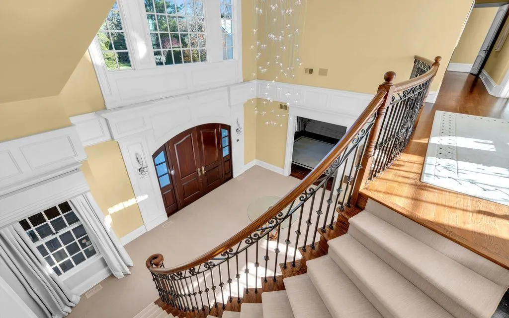 This timeless residence with panoramic Navesink River views in new jersey asks for $7,999,999 23 934 Navesink River Road A Timeless New Jersey Residence with Panoramic Navesink River Views 15