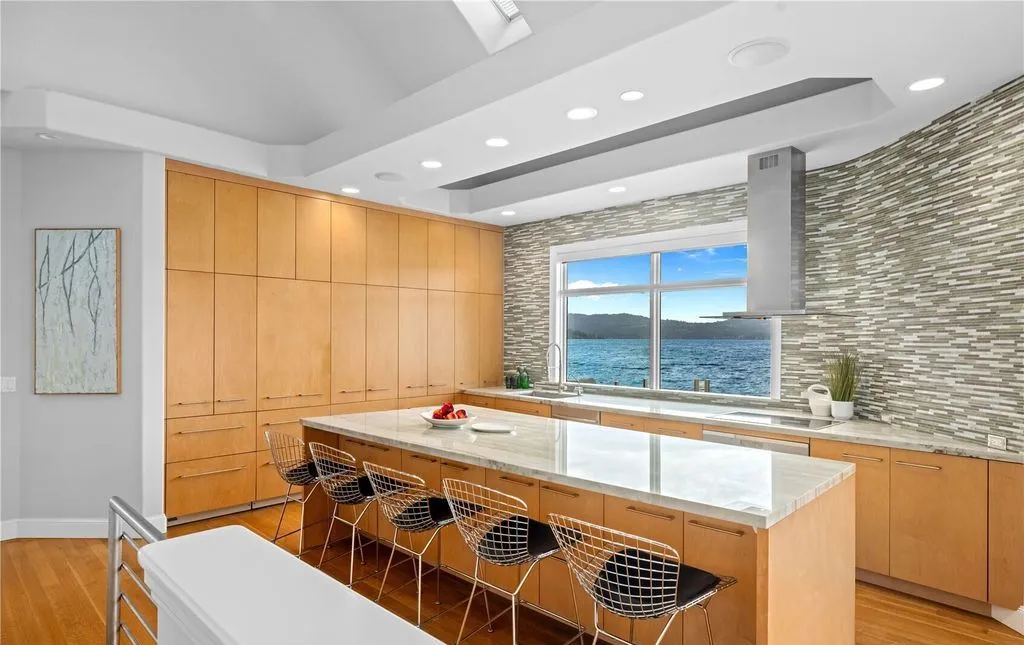 An Extraordinary Gated Waterfront Masterpiece Offering Timeless Views and Modern Ease at $6.5M 14 A Magnificent Waterfront Escape at 2819 E Lake Sammamish Parkway NE Blends Modern Comfort with Endless Lake Views 10