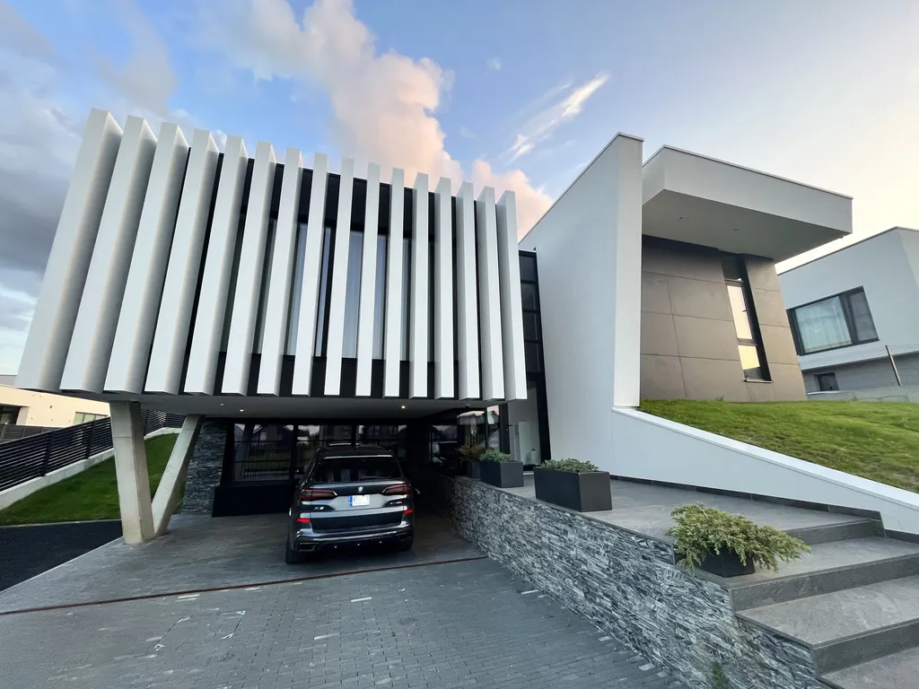 Futuristic House by ArchLAB Studio, Human-Scale Modern Living Within an Urban Context 3 Futuristic House by ArchLAB Studio, Human-Scale Modern Living Within an Urban Context