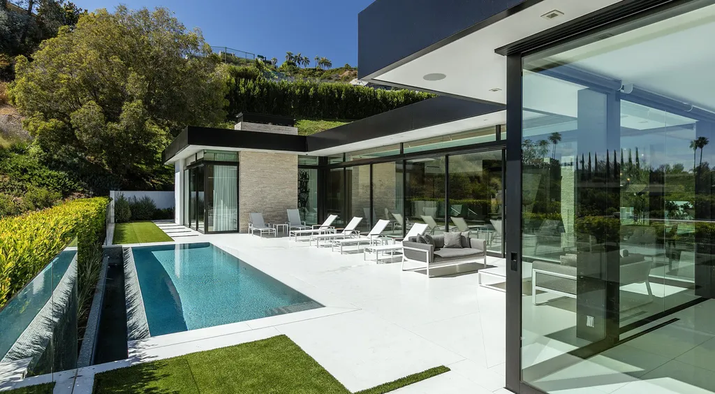 Hillcrest I House by McClean Design, A Light-Filled Hillside Retreat in Beverly Hills 3 Hillcrest I House by McClean Design, A Light-Filled Hillside Retreat in Beverly Hills