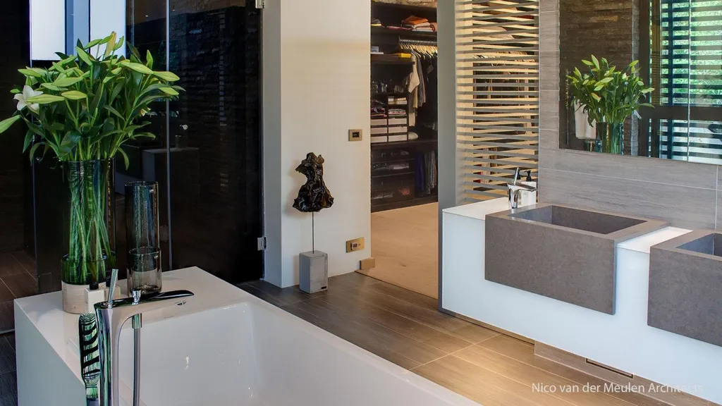 House SAR by Nico van der Meulen Architects, A Light-Filled Transformation in Atholl 10 House SAR by Nico van der Meulen Architects A Light Filled Transformation in Atholl 2